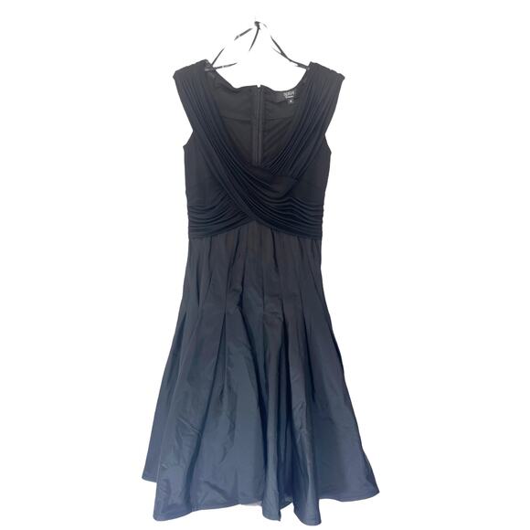 Tadashi Shoji Dress Black Ruched V-Neck Formal Evening Cocktail Hour Size 8 - Picture 2 of 9